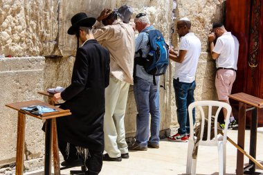 Kudüs İsrail 21 Mayıs 2018 görüntülemek açık dua bilinmeyenli halkı Batı Kudüs eski şehri akşam duvar