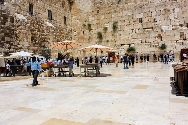 Jerusalén Israel Mayo 2018 Vista Gente Desconocida Rezando Frente Muro — Foto de Stock