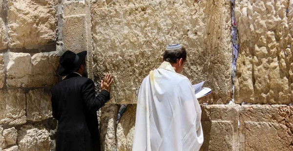Jerusalém Israel Maio 2018 Vista Pessoas Desconhecidas Orando Frente Muro — Fotografia de Stock