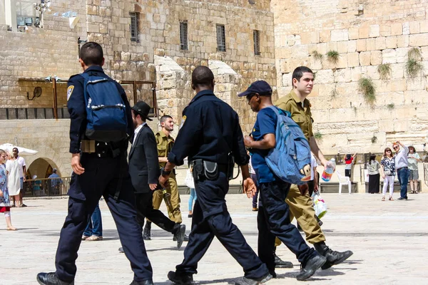 Jerusalén Israel Mayo 2018 Vista Desconocido Oficial Policía Israelí Caminando — Foto de Stock