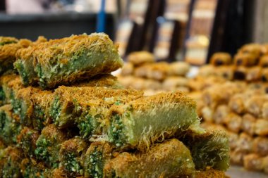 Kudüs İsrail 24 Mayıs 2018 çeşitli hamur işleri Closeup lehimlemek içinde çarşı Kudüs İsrail akşamları