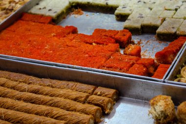 Kudüs İsrail 24 Mayıs 2018 çeşitli hamur işleri Closeup lehimlemek içinde çarşı Kudüs İsrail akşamları