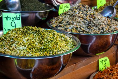 Kudüs İsrail 24 Mayıs 2018 çeşitli baharatlar Closeup lehimlemek içinde çarşı Kudüs İsrail