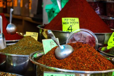 Kudüs İsrail 24 Mayıs 2018 çeşitli baharatlar Closeup lehimlemek içinde çarşı Kudüs İsrail