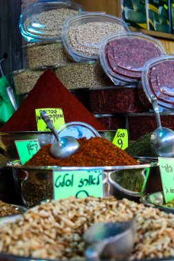 Kudüs İsrail 24 Mayıs 2018 çeşitli baharatlar Closeup lehimlemek içinde çarşı Kudüs İsrail