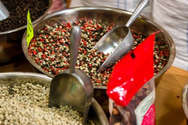 Kudüs İsrail 24 Mayıs 2018 çeşitli baharatlar Closeup lehimlemek içinde çarşı Kudüs İsrail