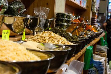 Kudüs İsrail 24 Mayıs 2018 çeşitli baharatlar Closeup lehimlemek içinde çarşı Kudüs İsrail