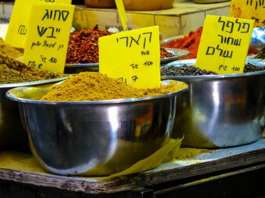 Kudüs İsrail 24 Mayıs 2018 çeşitli baharatlar Closeup lehimlemek içinde çarşı Kudüs İsrail