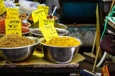 Kudüs İsrail 24 Mayıs 2018 çeşitli baharatlar Closeup lehimlemek içinde çarşı Kudüs İsrail