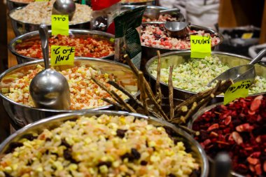 Kudüs İsrail 24 Mayıs 2018 çeşitli Kuruyemiş Closeup lehimlemek içinde çarşı Kudüs İsrail