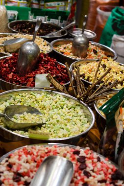 Kudüs İsrail 24 Mayıs 2018 çeşitli Kuruyemiş Closeup lehimlemek içinde çarşı Kudüs İsrail