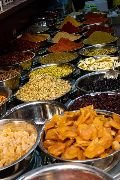 Kudüs İsrail 24 Mayıs 2018 çeşitli baharatlar Closeup lehimlemek içinde çarşı Kudüs İsrail