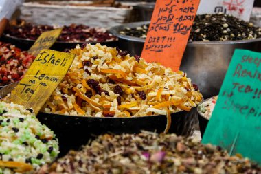 Kudüs İsrail 24 Mayıs 2018 çeşitli Kuruyemiş Closeup lehimlemek içinde çarşı Kudüs İsrail