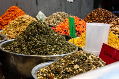 Kudüs İsrail 24 Mayıs 2018 çeşitli Kuruyemiş Closeup lehimlemek içinde çarşı Kudüs İsrail