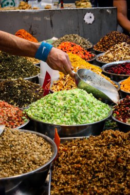 Kudüs İsrail 24 Mayıs 2018 çeşitli Kuruyemiş Closeup lehimlemek içinde çarşı Kudüs İsrail