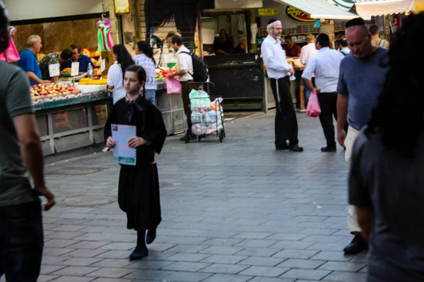 Иерусалим Израиль Май 2018 Неизвестные Люди Ходят Магазинам Рынке Махане — стоковое фото