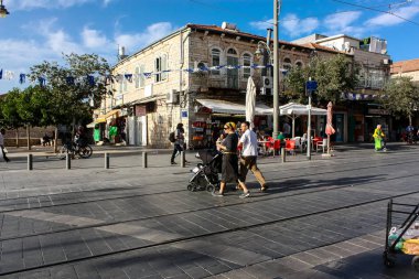 Jerusalem İsrail 24 Mayıs 2018 bilinmeyenli insanlar Jaffa street Jerusalem öğleden sonra