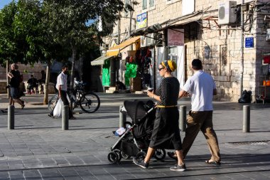 Jerusalem İsrail 24 Mayıs 2018 bilinmeyenli insanlar Jaffa street Jerusalem öğleden sonra