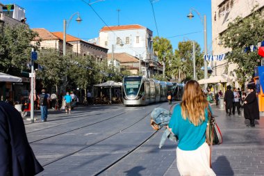Jerusalem İsrail 24 Mayıs 2018 bilinmeyenli insanlar Jaffa street Jerusalem öğleden sonra