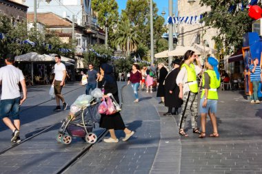Jerusalem İsrail 24 Mayıs 2018 bilinmeyenli insanlar Jaffa street Jerusalem öğleden sonra