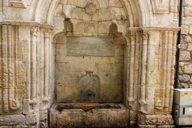 Kudüs İsrail 28 Mayıs 2018 David sokakta Müslüman çeyreğinde Eski Kudüs şehri sabahları yürüyüş bilinmeyenli insan görünümü