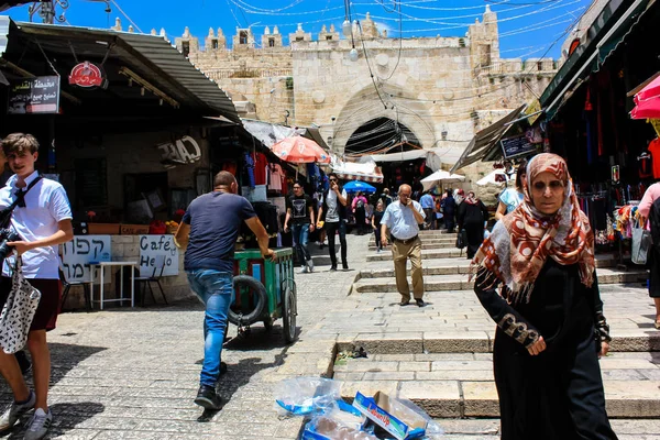 Jerusalém Israel Maio 2018 Vista Pessoas Desconhecidas Andando Rua David — Fotografia de Stock