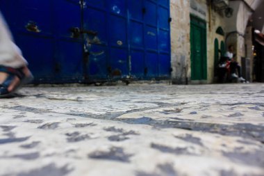 Kudüs İsrail 28 Mayıs 2018 David sokakta Müslüman çeyreğinde Eski Kudüs şehri sabahları yürüyüş bilinmeyenli insan görünümü