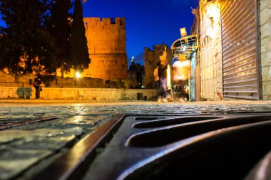 Kudüs İsrail 31 Mayıs 2018 Eski Kudüs şehri, gece yerden sokak görünümü