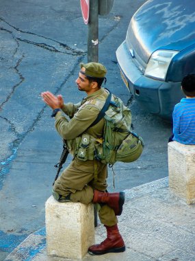 Kudüs İsrail 31 Mayıs 2018 Western Wall Meydanı Kudüs'ün eski şehri akşam duruyorlar askerlerin görünüm