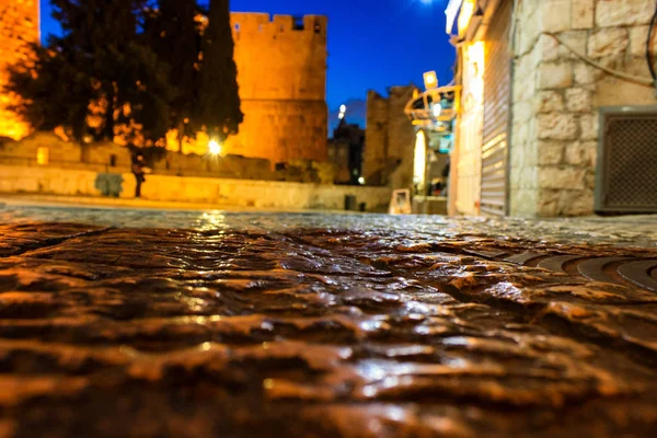 エルサレム イスラエル 2018 日夜に地面からエルサレムの旧市街の町並み — ストック写真