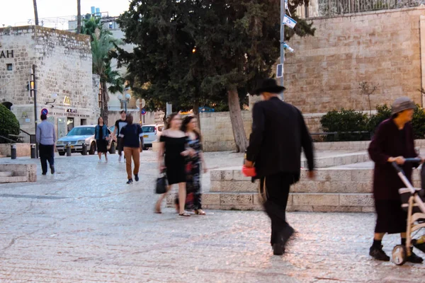 351 Иерусалим Израиль Май 2018 Вид Неизвестных Людей Идущих Улице — стоковое фото