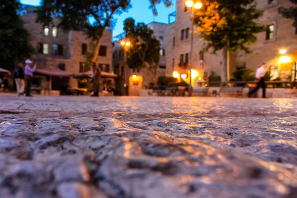 351 エルサレム イスラエル 2018 日夕方にはエルサレムの旧市街の通りを歩いて未知の人々 のビュー — ストック写真
