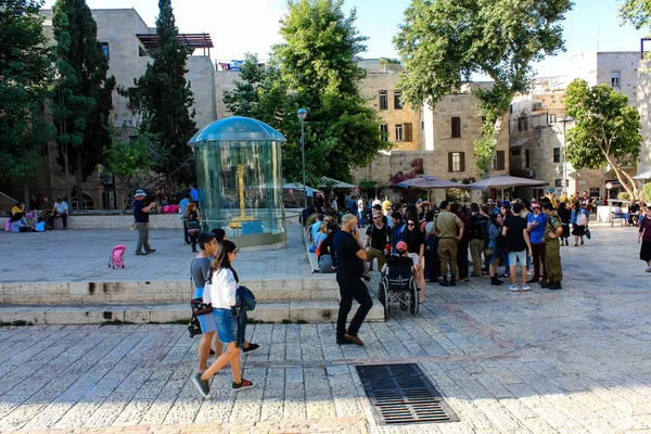 351 Jérusalem Israël Mai 2018 Vue Inconnus Marchant Dans Rue — Photo