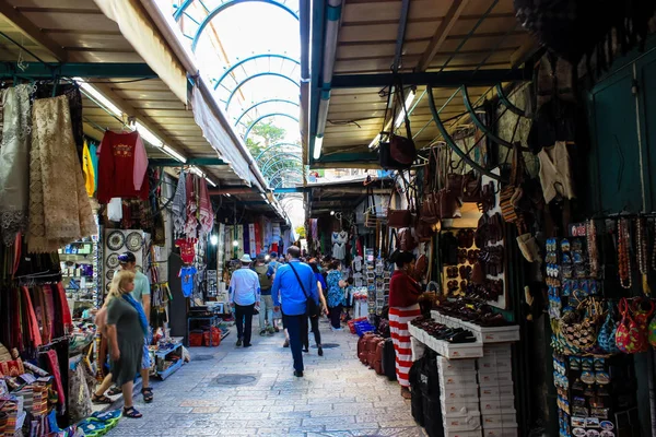 351 Jerusalém Israel Maio 2018 Vista Pessoas Desconhecidas Andando Rua — Fotografia de Stock