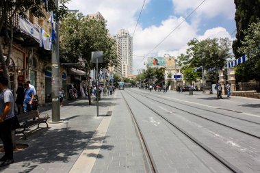 Kudüs İsrail 1 Haziran 2018 bilinmeyenli insanlar sabah Kudüs'ün Yafa Caddesi'nde yürürken, insanlar görünümünü
