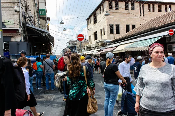 Jerusalém Israel Junho 2018 Vista Pessoas Desconhecidas Andando Rua Jaffa — Fotografia de Stock