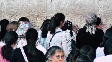 Kudüs İsrail 18 Haziran 2018 görüntülemek bilinmeyenli insanlar dua eden önü Kudüs'ün eski şehri Western duvara sabah