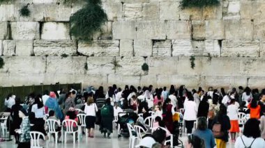 Kudüs İsrail 18 Haziran 2018 görüntülemek bilinmeyenli insanlar dua eden önü Kudüs'ün eski şehri Western duvara sabah