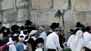 Kudüs İsrail 18 Haziran 2018 görüntülemek bilinmeyenli insanlar dua eden önü Kudüs'ün eski şehri Western duvara sabah