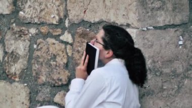 Kudüs İsrail 18 Haziran 2018 görüntülemek açık dua bilinmeyenli kadınların Kudüs'ün eski şehri Western duvara sabah