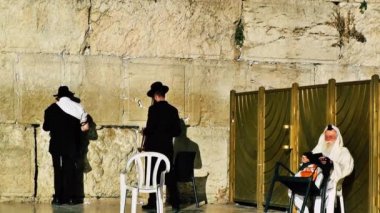 Kudüs İsrail 18 Haziran 2018 görüntülemek bilinmeyenli insanlar dua eden önü Kudüs'ün eski şehri Western duvara sabah