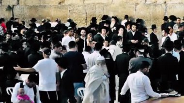 Kudüs İsrail 18 Haziran 2018 görüntülemek bilinmeyenli insanlar dua eden önü Kudüs'ün eski şehri Western duvara sabah