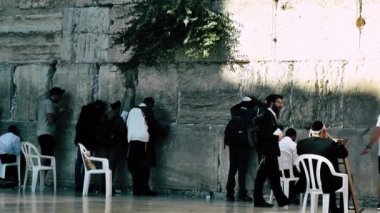 Kudüs İsrail 18 Haziran 2018 görüntülemek bilinmeyenli insanlar dua eden önü Kudüs'ün eski şehri Western duvara sabah