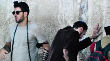 Kudüs İsrail 18 Haziran 2018 görüntülemek bilinmeyenli insanlar dua eden önü Kudüs'ün eski şehri Western duvara sabah