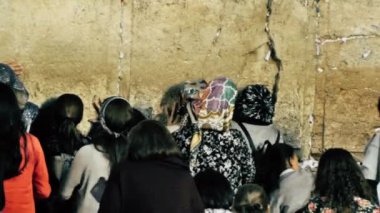 Kudüs İsrail 18 Haziran 2018 görüntülemek bilinmeyenli insanlar dua eden önü Kudüs'ün eski şehri Western duvara sabah