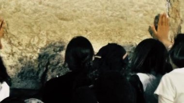 Kudüs İsrail 18 Haziran 2018 görüntülemek bilinmeyenli insanlar dua eden önü Kudüs'ün eski şehri Western duvara sabah