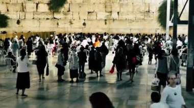 Kudüs İsrail 18 Haziran 2018 görüntülemek bilinmeyenli insanlar dua eden önü Kudüs'ün eski şehri Western duvara sabah