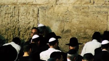 Kudüs İsrail 18 Haziran 2018 görüntülemek bilinmeyenli insanlar dua eden önü Kudüs'ün eski şehri Western duvara sabah