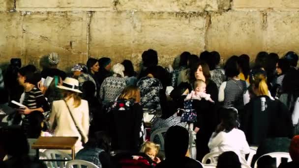 Jerozolimy Izrael Czerwca 2018 Zobacz Niewiadomych Ludzie Modląc Się Frontu — Wideo stockowe