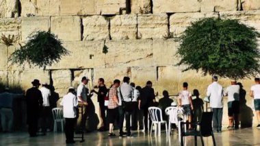 Kudüs İsrail 18 Haziran 2018 görüntülemek bilinmeyenli insanlar dua eden önü Kudüs'ün eski şehri Western duvara sabah